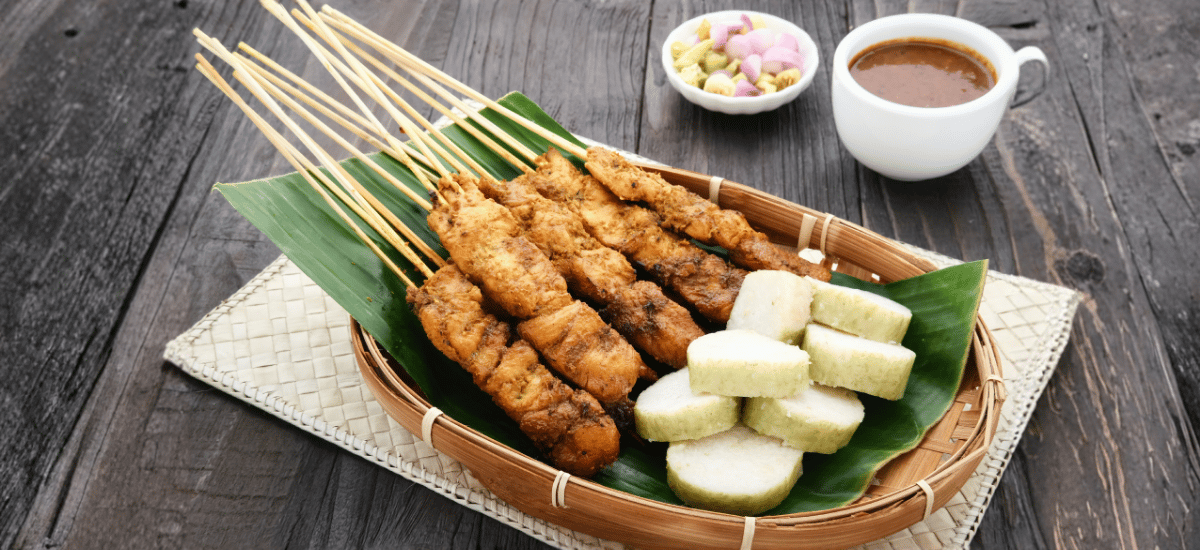 image Kalori Sate Ayam Lumayan Tinggi, Apakah Boleh untuk Diet?