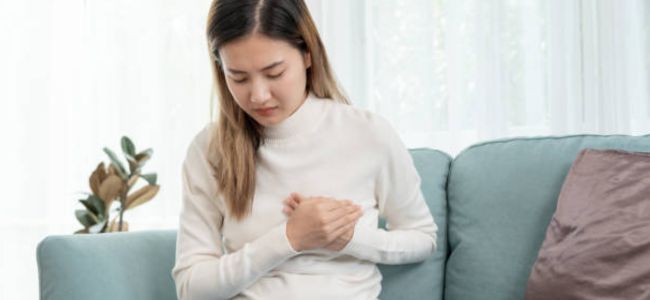 image 5 Penyebab Nyeri Dada Sebelah Kiri Bawah Payudara Dekat Tulang Rusuk