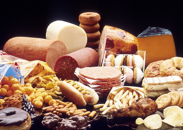 6 Makanan yang Harus Dihindari Para Penderita Kolesterol