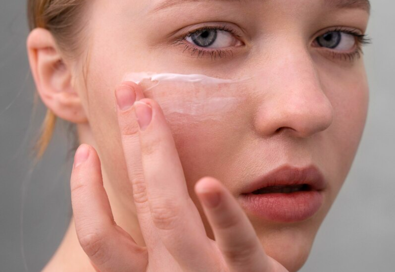 image Vitamin untuk Kulit Kering agar Tetap Lembap dan Sehat!