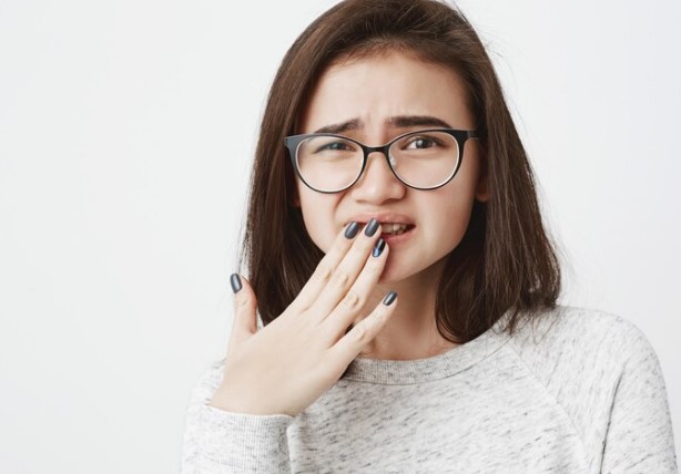 image Bagaimana Cara Menghilangkan Rasa Pahit Di Mulut Ketika Sedang Flu?