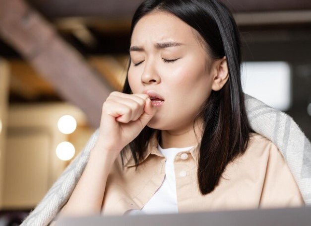 image Cara Mengatasi Cegukan Terus-menerus pada Orang Dewasa dengan Mudah