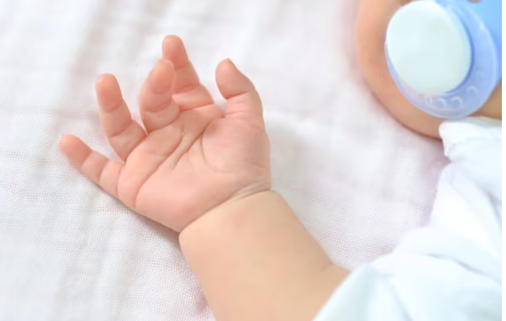 image Cara Mengatasi Pilek pada Bayi 0-6 Bulan: Tips dan Perhatian Khusus
