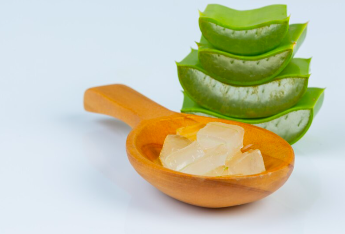 image Masker Lidah Buaya: Cara Menghilangkan Komedo Di Hidung yang Efektif!