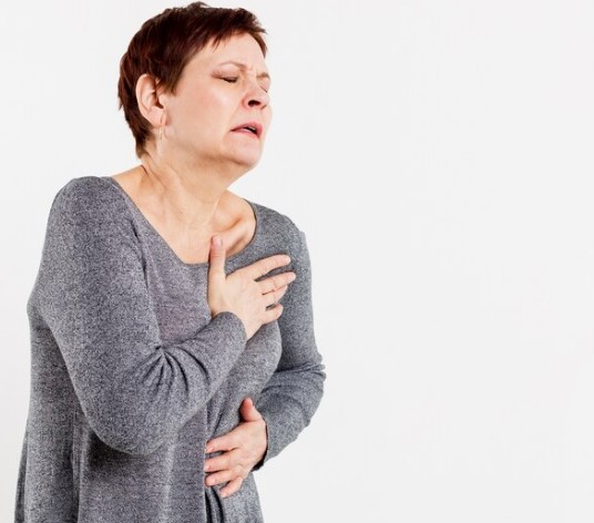 image Cara Mengobati Sakit Dada Bagian Tengah yang Mudah untuk Meredakan Nyerinya