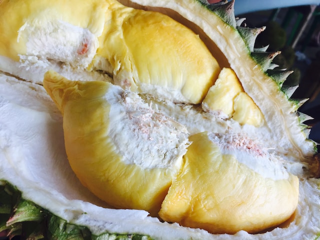 image Ibu Menyusui Boleh Makan Durian, Hanya Saja Nilai Gizinya Kalah Dari 5 Jenis Makanan Ini
