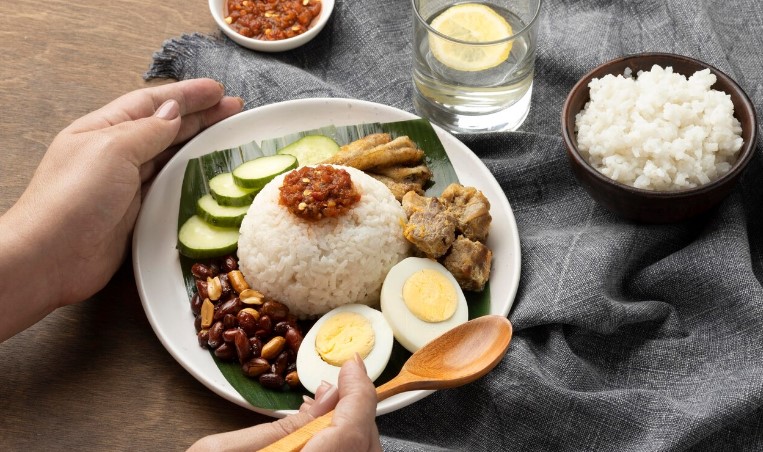 image Kalori Nasi Uduk, Manfaat, Resiko, dan Tips Sehat Saat Mengonsumsinya
