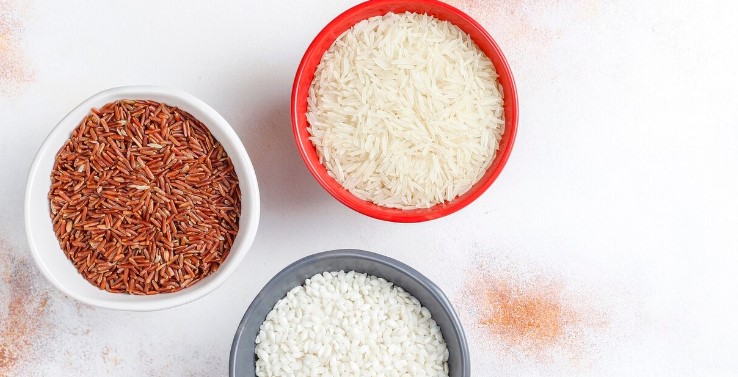 image Perbandingan Kalori Nasi Putih dan Nasi Merah, Mana yang Lebih Baik?