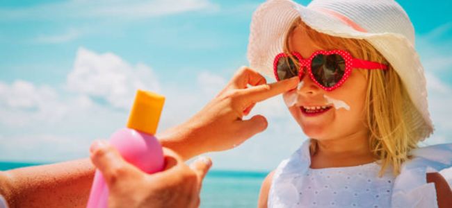 image Rekomendasi dan Tips Memilih Sunscreen Anak yang Aman untuk Kulit Sensitif
