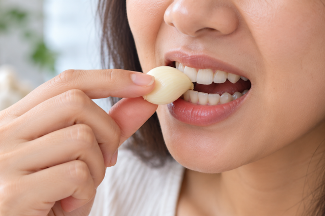 efek samping makan bawang putih