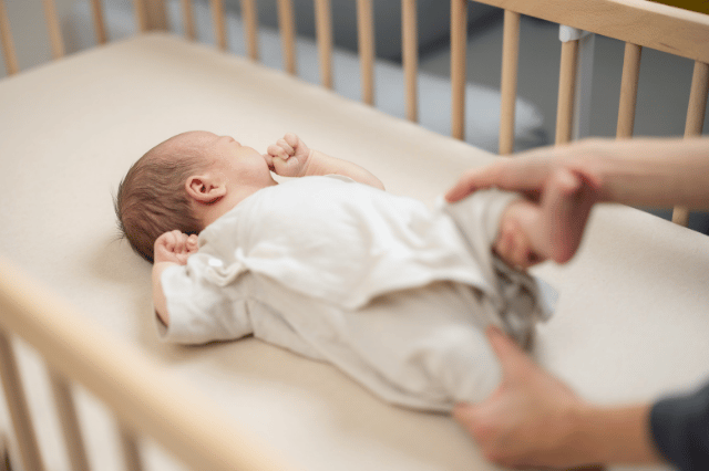 pijatan untuk bayi susah bab